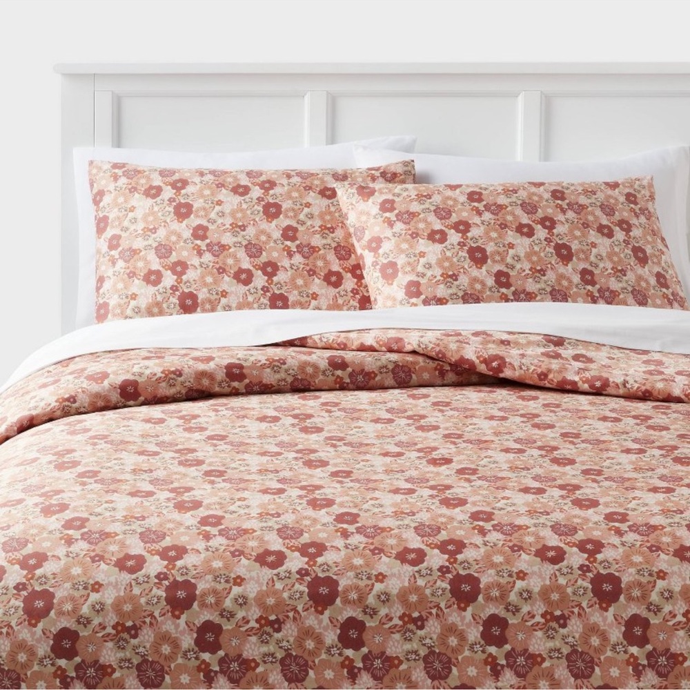 Full / Queen Easy-Care Floral Duvet Cover and Sham Set from Room Essentials™